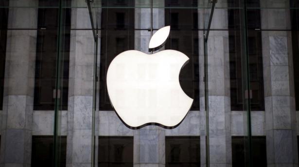 Apple-aktien dykkede hele 5,2 pct. i onsdagens handel. Torsdag ser ud til at blive endnu en skidt dag for populære aktie. Omkring midtvejs i den amerikanske aktiehandel torsdag er Apple nede 3,2 pct. Arkivfoto: Mike Segar/Reuters/Ritzau Scanpix