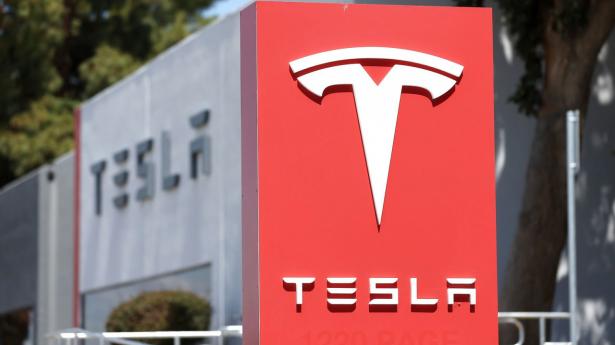 Tesla-aktien stiger fra starten af torsdagens amerikanske aktiehandel med omkring 10 pct. Arkivfoto: Justin Sullivan/AFP/Ritzau Scanpix