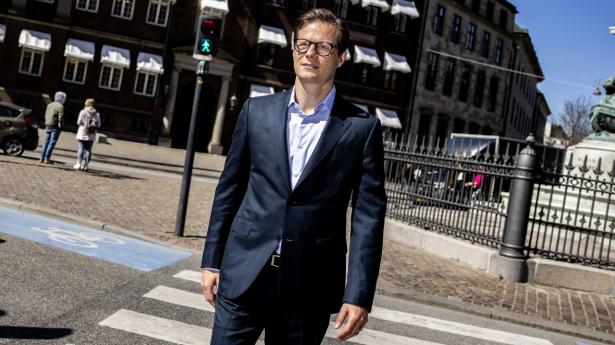 Det første år af Carsten Egeriis’ karriere som topchef har været præget af en faldende kommercielt momentum og spor fra møgsagerne. Vi taler med ham om, hvordan han ser opgaven for sig selv, hvordan det har været, og hvad hans oplevelser har været Foto: Simon Fals