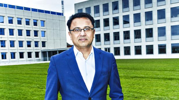 Navneet Kapoor er en ny type Mærsk-chef. Dels kommer han med en tung it-baggrund, og dels har han en række ret interessante takes på moderne ledelse. Foto: Magnus Møller