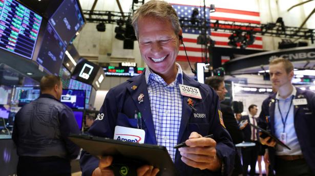 Investorerne på Wall Street har tirsdag fået noget at smile over. Aktierne er i hopla. Arkivfoto: Andrew Kelly/Reuters/Ritzau Scanpix