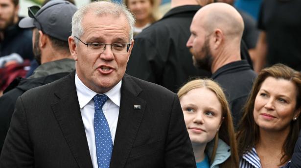 Australiens konservative premierminister, Scott Morrison, taler med pressen i Sydney, efter han har givet sin stemme lørdag til Australiens parlamentsvalg. Foto: Saeed Khan/AFP/Ritzau Scanpix