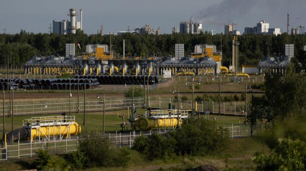 Rusland har lukket for gashanerne til Polen, Bulgarien og Finland. Nu advarer danske Ørsted om risikoen for, at russiske Gazprom også stopper med at sælge gas til det danske selskab. Billedet er fra en gaskompressorstation i Polen. Arkivfoto: Kacper Pempel/Reuters/Ritzau Scanpix