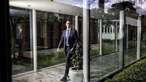 “Et rigtig stærkt valg,” siger Esben Saxbeck Larsen, aktiechef i Danica, om Lene Skole, der står som kandidat til at afløse Thomas Thune Andersen som formand i Ørsted. Arkivfoto: Simon Fals