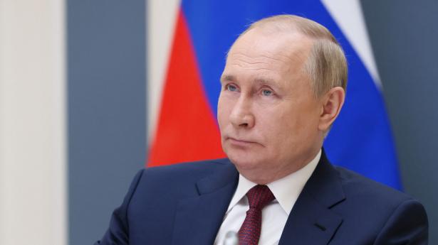 Den russiske gas, der strømmer til Tyskland via rørledningen Nord Stream 1, er de seneste dage dæmpet til 40 pct. af den normale volumen. Ifølge russiske Gazprom har de reducerede forsyninger en teknisk årsag, men det afviser Tyskland. På billedet ses Ruslands præsident, Vladimir Putin. Arkivfoto: Sputnik/Reuters/Ritzau Scanpix