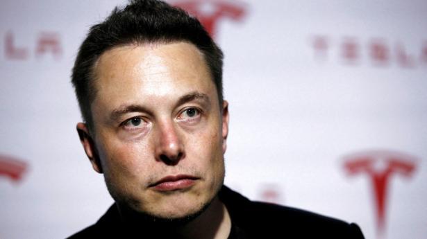 Elon Musk truer nu officielt med at trække sig fra Twitter-opkøbet. Foto: REUTERS/Lucy Nicholson/File Photo