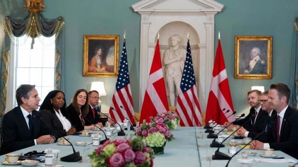 USA’s udenrigsminister, Antony Blinken (t.v.), mødte fredag Danmarks udenrigsminister, Jeppe Kofod (t.h.). Foto: Jacquelyn Martin / POOL / AFP