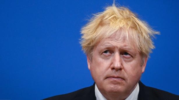 Den britiske premierminister har mandag vundet en mistillidsafstemning og kan fortsætte på posten. Men modstanden blandt partifællerne var større end ventet. Arkivfoto: Daniel Leal/AFP/Ritzau Scanpix