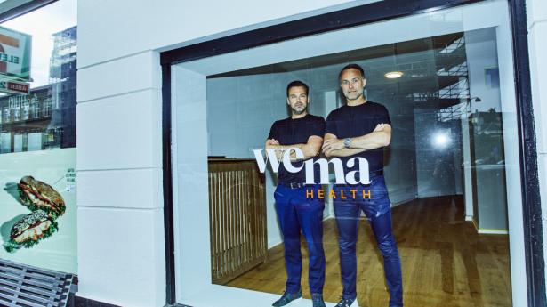 Anders Toft (t.h.) og Daniel Daugaard (t.v.) fra Dawn Health vil bygge et internationalt netværk af digitale fedmeklinikker Foto: Magnus Møller