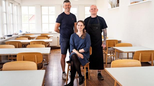 På Restaurant Villa Vest er de glade for michelinstjernen, men den ændrer ikke på den afslappede stil. Foto: Nina Pilgaard