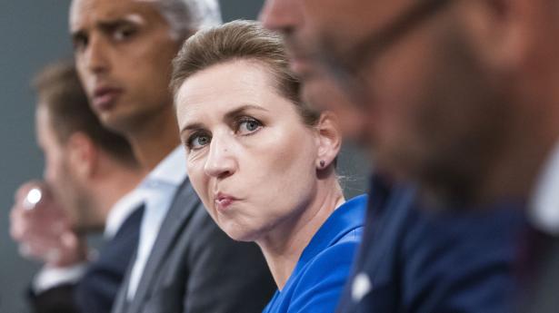 Statsminister Mette Frederiksen vil af nogle vælgere blive set som ansvarlig for en usikker økonomisk situation, vurderer Kasper Møller Hansen. Arkivfoto: Søren Bidstrup/Ritzau Scanpix
