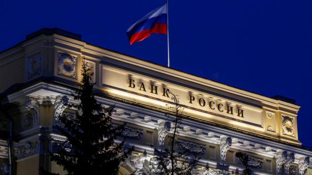 Den russiske centralbank var i de første dage efter udbruddet af krigen i Ukraine en central spiller, der bl.a. fordoblede statsrenten og forbød udenlandske investorer at sælge. Arkivfoto: Maxim Shemetov/Reuters/Ritzau Scanpix