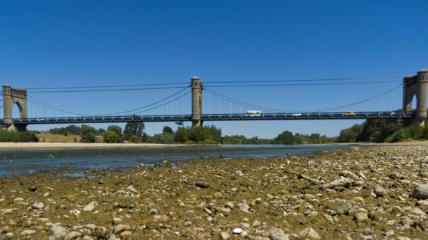 Tørke ved Loire-floden. Foto: Guillaume Souvant/AFP/Ritzau Scanpix