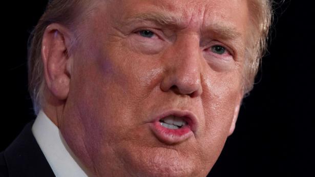 Tidligere præsident Donald Trump er tilbage øverst på dagsordenen i USA. Denne gang i en sag, hvor han i yderste konsekvens kan ende i fængsel. Store dele af partiet ser ham dog fortsat som leder og oplagt kandidat i 2024. Foto: Jim Watson/AFP/Ritzau Scanpix