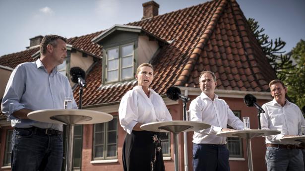På Socialdemokratiets sommergruppemøde fastslog Mette Frederiksen (S), at hun går til valg på, at S-regeringen fortsætter. Foto: Mads Claus Rasmussen/Ritzau Scanpix