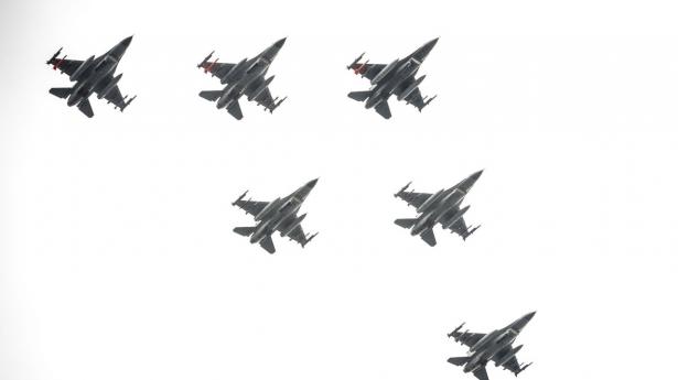 Danmark råder over 30 operative F-16 fly – kampfly af den type, som Ukraine nu anmoder Vesten om. Arkivfoto: Mads Claus Rasmussen/Ritzau Scanpix