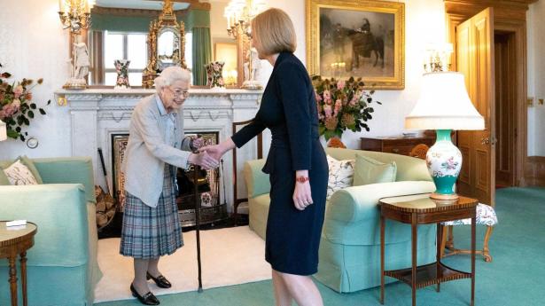 Liz Truss blev tirsdag formelt bedt af dronning Elizabeth om at danne en ny britisk regering. Foto: Jane Barlow/AFP/Ritzau Scanpix