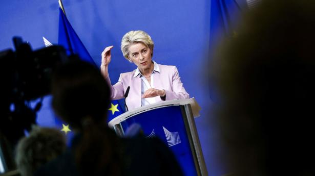 Ursula von der Leyen foreslår prislofter på elproduktion og russisk gas for at hjælpe EU’s forbrugere og virksomheder. Foto: Kenzo Tribouillard/AFP/Ritzau Scanpix