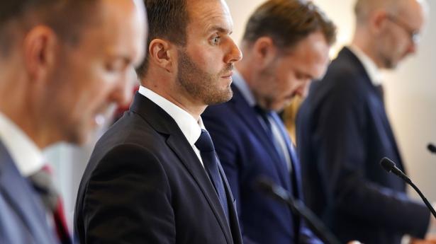 Erhvervsminister Simon Kollerup fremlagde i går på et pressemøde en aftale, der stiller statsgaranterede lån for 100 mia. kr. til rådighed for energiselskaber i Danmark.
Foto: Liselotte Sabroe/Ritzau Scanpix