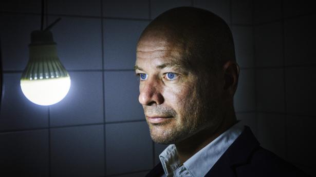 Martin Hansen, vicedirektør i Energistyrelsen, opfordrer alle virksomheder og borgere til at forberede sig på, at strømmen kan blive afbrudt i op til to timer. Foto: Magnus Møller