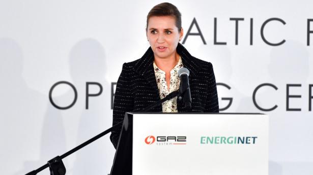 Statsminister Mette Frederiksen (S) deltager tirsdag i indvielsen af en ny rørledning, Baltic Pipe, fra Norge til Polen. Her har hun også udtalt sig om fundet af tre læk på rørledningerne Nord Stream 1 og 2. Foto: Marcin Bielecki/EPA/Ritzau Scanpix