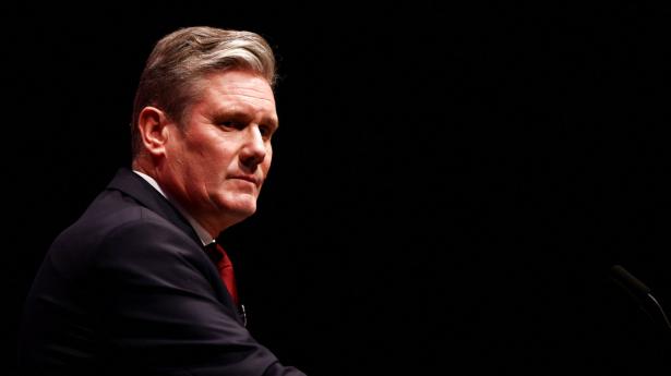 Keir Starmer, oppositionsleder og formand for Labour-partiet i Storbritannien, mener ikke længere, at Det Konservative Parti har folkets mandat til at lede landet. Arkivfoto: Henry Nicholls/Reuters/Ritzau Scanpix