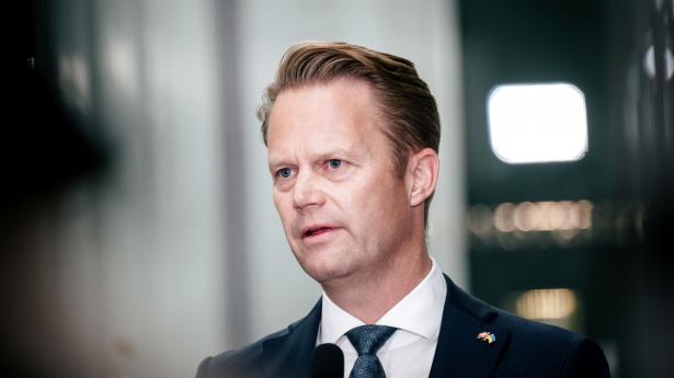 Mandag blev de to russiske gasledninger Nord Stream 1 og 2 ramt af sabotage, og i alt tre læk på de to ledninger sender millioner af kubikmeter gas ud i atmosfæren. Fredag oplyste udenrigsminister Jeppe Kofod, at han ikke har talt med Rusland om gaslækkene. Arkivfoto: Emil Helms/Ritzau Scanpix
