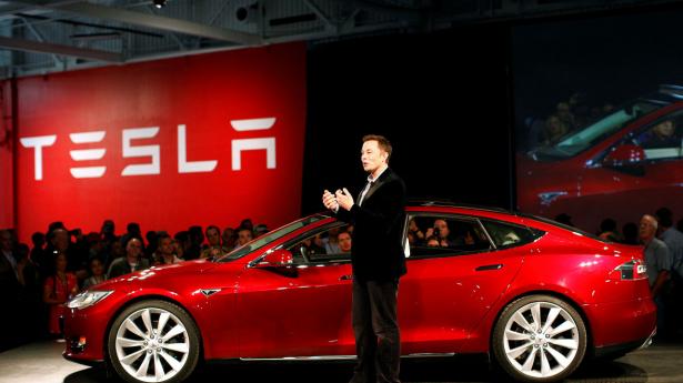 Tesla med topchef Elon Musk i spidsen har i tredje kvartal leveret en dårligere omsætning end ventet, viser nyt regnskab offfentliggjort lige efter børsluk i USA. Investorerne kvitterer med at sende Tesla-aktien ned i eftermarkedet. Arkivfoto: Stephen Lam/Reuters/Ritzau Scanpix