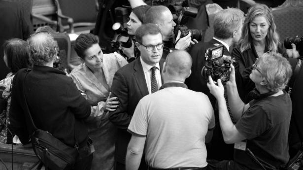 Kriserne hober sig op, alligevel forlanger De Radikale, at Mette Frederiksen (S) udskriver valg senest torsdag. Foto: Brage Borup