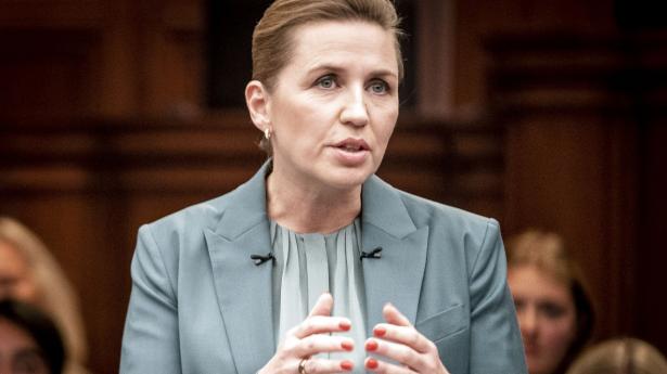 Statsminister Mette Frederiksen (S) smed en lille valgbombe, da hun udskrev valg: Socialdemokratiet går til valg på en bred regering. Arkivfoto: Mads Claus Rasmussen/Ritzau Scanpix