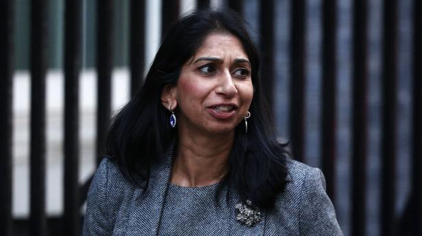 Regeringskaosset fortsætter i Storbritannien. Nu ønsker Suella Braverman ikke længere at være landets indenrigsminister. Arkivfoto: Adrian Dennis/AFP/Ritzau Scanpix