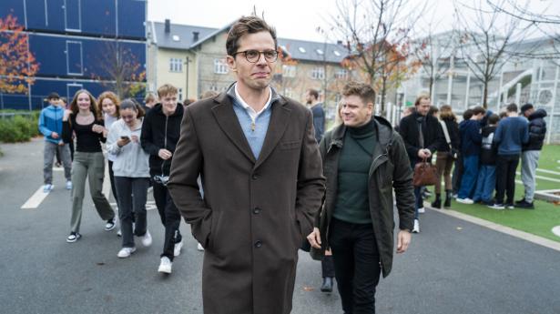 Alex Vanopslagh fra Liberal Alliance stemte på Skolen på Strandboulevarden i København. Tilsyneladende har rigtig mange andre vælgere også stemt LA. Foto: Martin Sylvest/ Ritzau Scanpix 2022