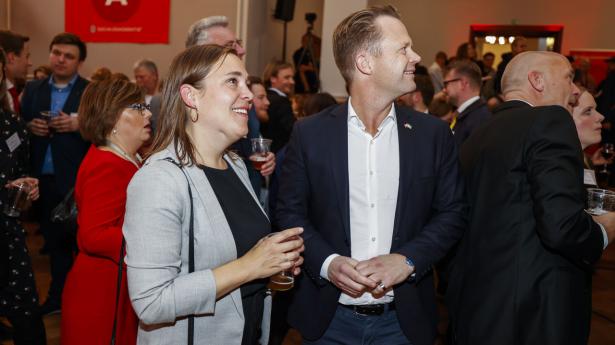 Jeppe Kofod og Astrid Kragh til Socialdemokratiets valgfest. Begge ministre stillede op i Sjællands Storkreds, men kun socialminister Astrid Kragh blev valgt ind. Foto: Martin Sylvest/Ritzau Scanpix