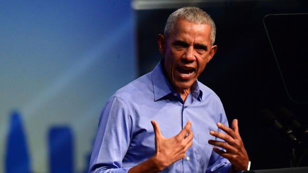Barack Obama sendte lørdag aften kraftige advarsler om truslen mod det amerikanske demokrati. Foto: Mark Makela/AFP/Ritzau Scanpix