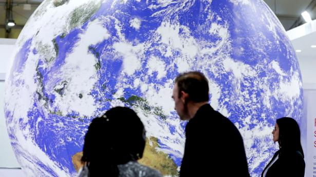 FN’s klimapanel m.fl. understreger, at vi ikke kan indfri Paris-aftalens mål, hvis der fortsat etableres nye fossile projekter. 
Foto: Mohamed Abd El Ghany/Reuters/Ritzau Scanpix