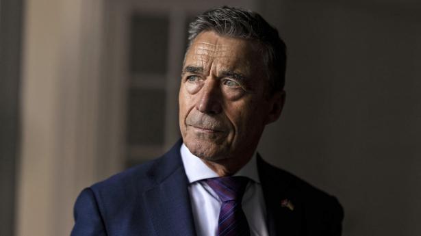 Anders Fogh Rasmussen undrer sig over, at han skal forsvare sig i danske retssale, mens den lettiske kurator tilsyneladende ikke jagter den russiske ejer af banken. Foto: Simon Fals