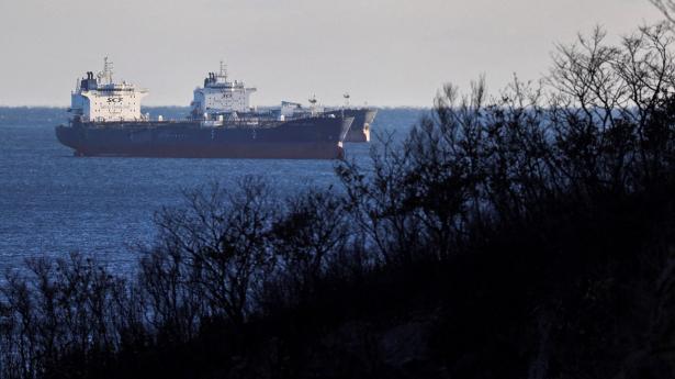 Olietankere for svaj i en bugt tæt på den russiske by, Nakhodka. Foto: Tatiana Meel/Reuters/Ritzau Scanpix