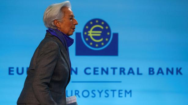 Nationalbanken kommer ikke til at kunne matche ECB’s ventede rentestigning til februar en til en, som man gjorde efter ECB’s rentemøde i december, mener Danske Bank. For kronen er så stærk, at Nationalbanken må gøre det mindre attraktivt at eje den danske valuta. Arkivfoto: Wolfgang Rattay/Reuters/Ritzau Scanpix