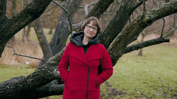 Ingrid Johnsrude kom til Danmark for at arbejde på Eriksholm – en forskningsarm i Oticon – i juni 2022. Det endte med at tage mere end to måneder, før hun havde adgang til en dansk bankkonto. Foto: Jonas Pryner Andersen