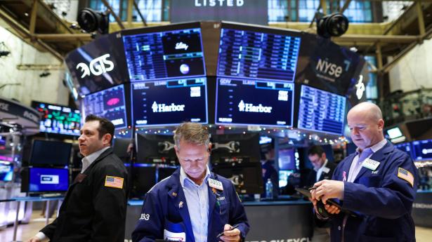 Wall Street svinger lige omkring nullet midtvejs i fredagens handel. Arkivfoto: Andrew Kelly/Reuters/Ritzau Scanpix