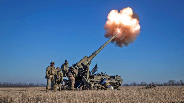 En eskalerende krig i Ukraine kan pludseligt føre til højere risikopræmier og lavere priser på aktiver, lyder en af advarslerne i Finanstilsynets seneste risikovurdering for den finansielle sektor. Foto: Stringer/Reuters/Ritzau Scanpix