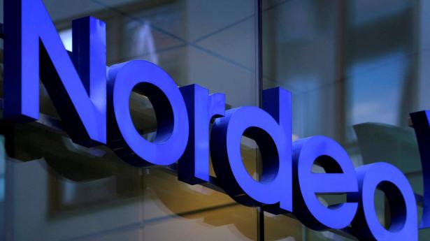 Nordea indfører 1. juni 2023 en række nye initiativer til at begrænse digital svindel. Arkivfoto: Bob Strong/Reuters/Ritzau Scanpix