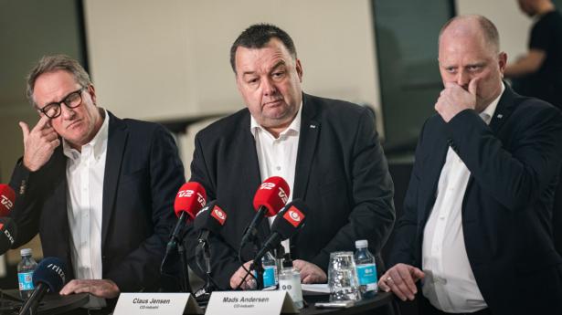 Den nye overenskomstaftale blev præsenteret af forhandlere fra CO-industri og Dansk Industri søndag. Foto: Emil Helms/Ritzau Scanpix
