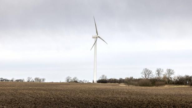 Nu rammer de stigende renter afkastet på pensionssektorens investeringer i unoterede aktiver som landbrug, vindkraft og el-nettet. Arkivfoto: Simon Fals