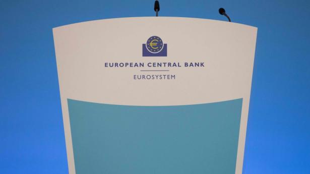 Økonomerne og investorerne forudser, at renten topper i 3,75 pct. til sommer i Europa. Arkivfoto: Andre Pain/AFP/Ritzau Scanpix