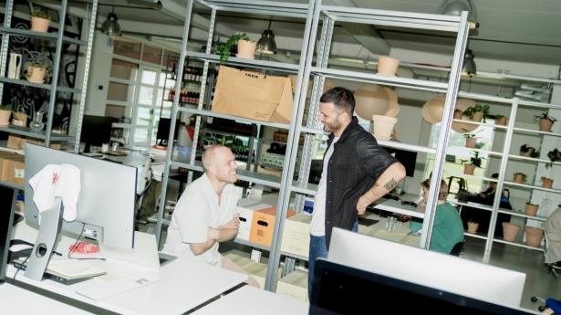 Da Steven Müller (t.h.) blev ansat i Barkas for fem år siden, var det hans opgave at få professionaliseret tingene i virksomheden. Foto: Esther Kofoed Sørensen