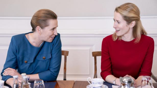 Både Mette Frederiksen (S) og Kaja Kallas nævnes som mulige bud på en ny Nato-chef. Arkivfoto: Linda Kastrup/Ritzau Scanpix
