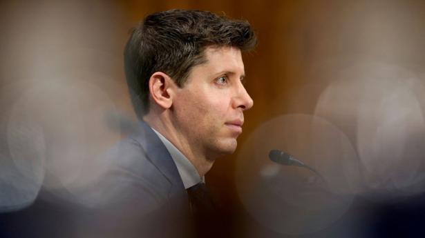 Microsoft og Open AI med Sam Altman i spidsen arbejder ifølge mediet The Information på at lave et datacenterprojekt, der kan ende med koste 100 mia. dollar, svarende til 694 mia. kr. Arkivfoto: Elizabeth Frantz/Reuters/Ritzau Scanpix