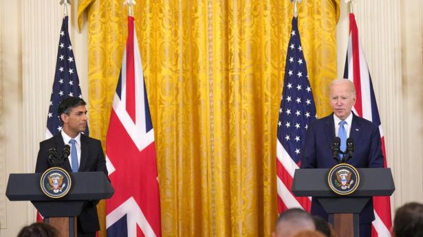 USA’s præsident Joe Biden mener, at den britiske kandidat til topposten i Nato er et kvalificeret bud. Foto: Pool/Reuters/Ritzau Scanpix