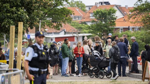 Mads Skovlund fra Nordea, Anders Dam fra Jyske Bank og Sydbanks Karen Frøsig debaterede fredag på Folkemødet på Bornholm. Foto: Ida Marie Odgaard/Ritzau Scanpix)